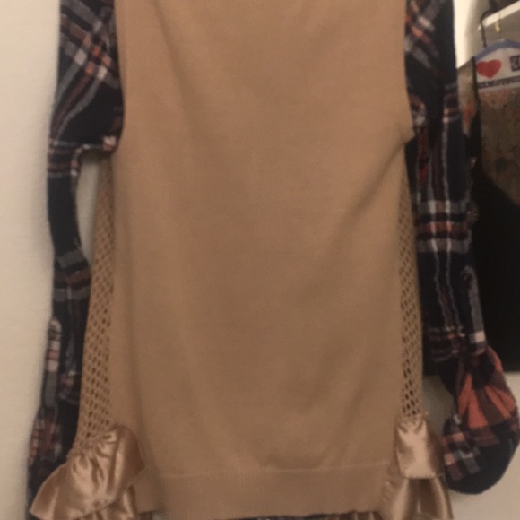 Vest with fringe bottom - Picture 2 of 2